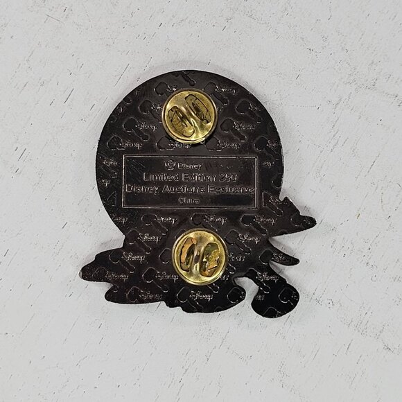 Disney Auctions Mickey Mouse Dracula Vampire Halloween 2003 LE 250 Pin - Picture 5 of 7